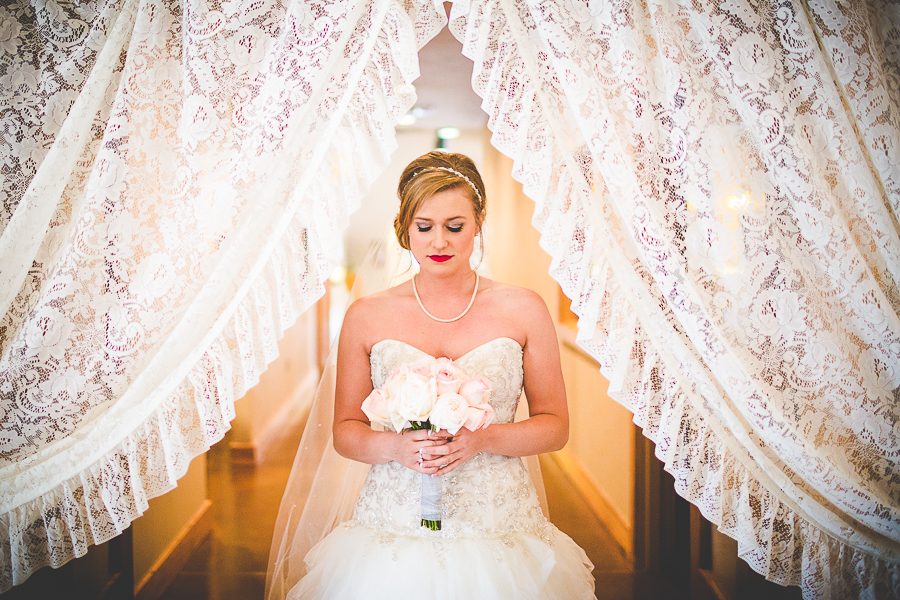 Arkansas Wedding at Bentonville Church of Christ - NWA Wedding Photographer Lissa Chandler -30