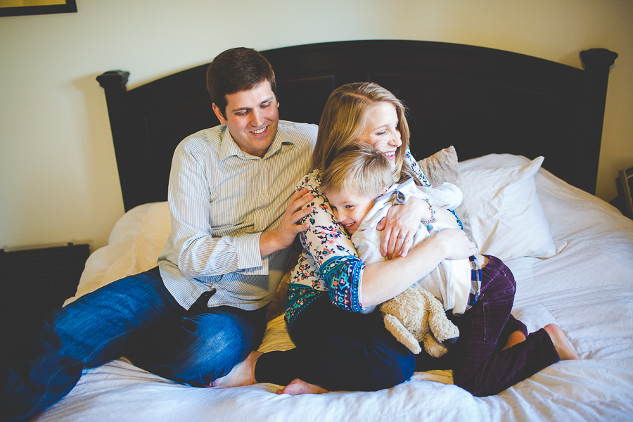 Family Photographer Fayetteville Arkansas, Photographer in Fayetteville Arkansas, Northwest Arkansas Photographer, Bentonville Arkansas Photographer, Maternity Photographer Bentonville, In Home Maternity Session, Winter Maternity Session, Inddor Maternity Photographs, Family Photos in Winter