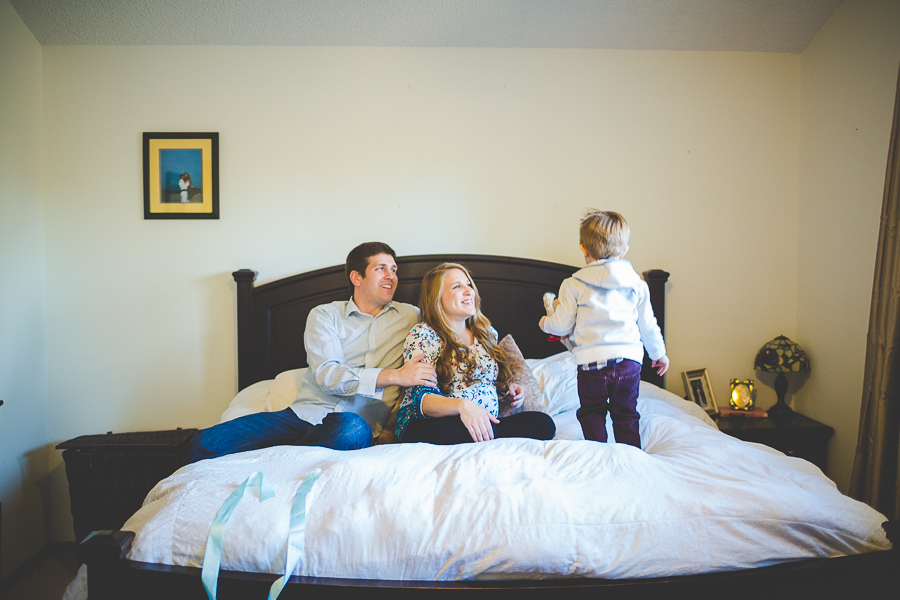 Family Photographer Fayetteville Arkansas, Photographer in Fayetteville Arkansas, Northwest Arkansas Photographer, Bentonville Arkansas Photographer, Maternity Photographer Bentonville, In Home Maternity Session, Winter Maternity Session, Inddor Maternity Photographs, Family Photos in Winter
