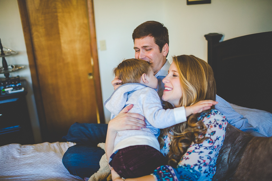 Family Photographer Fayetteville Arkansas, Photographer in Fayetteville Arkansas, Northwest Arkansas Photographer, Bentonville Arkansas Photographer, Maternity Photographer Bentonville, In Home Maternity Session, Winter Maternity Session, Inddor Maternity Photographs, Family Photos in Winter