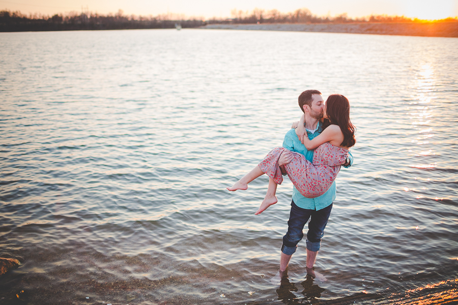 Wedding Photographer in Bentonville Arkansas - Fayetteville Weddings, Springdale Weddings, Arkansas Weddings - lissachandler.com