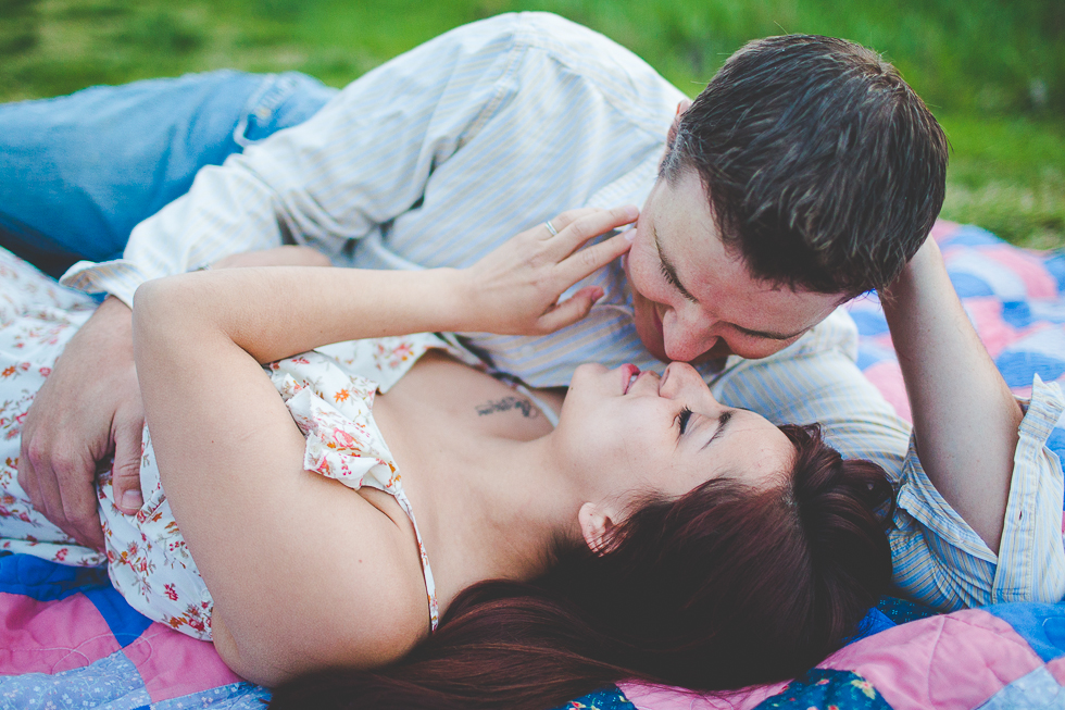 Northwest Arkansas Engagement and Wedding Photography in Fayetteville Arkansas - Bentonville Arkansas Wedding Photography in Rogers, Siloam Springs, Eureka Springs, NWA by Northwest Arkansas Photographer Lissa Chandler - lissachandler.com