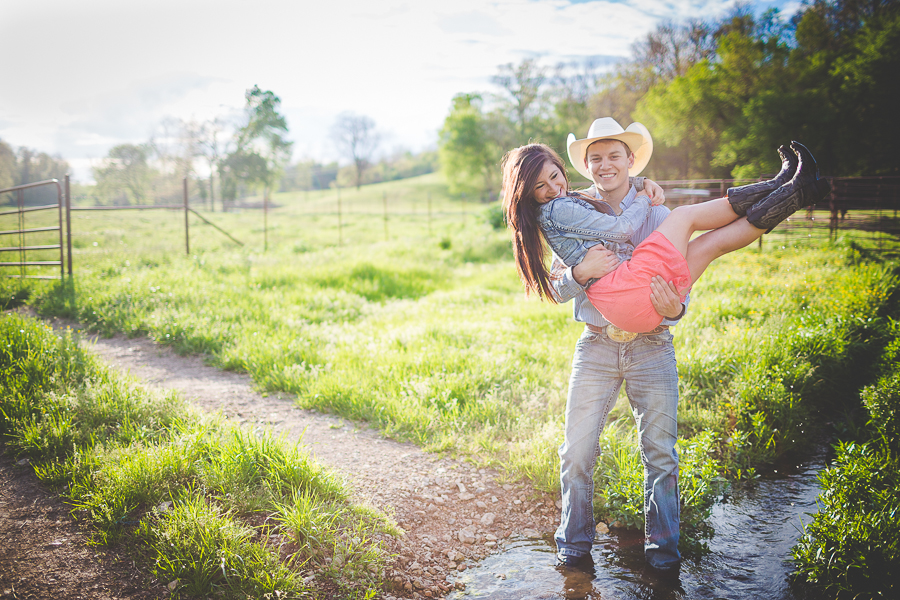 Northwest Arkansas Engagements in Bentonville - Fayetteville Photographer - lissachandler.com
