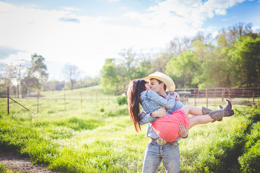 Northwest Arkansas Engagements in Bentonville - Fayetteville Photographer - lissachandler.com