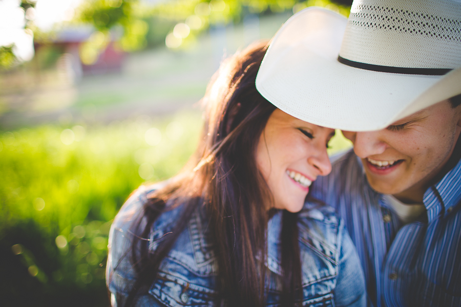 Northwest Arkansas Engagements in Bentonville - Fayetteville Photographer - lissachandler.com