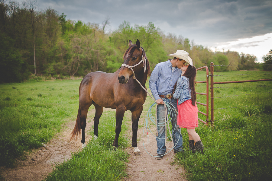 Northwest Arkansas Engagements in Bentonville - Fayetteville Photographer - lissachandler.com