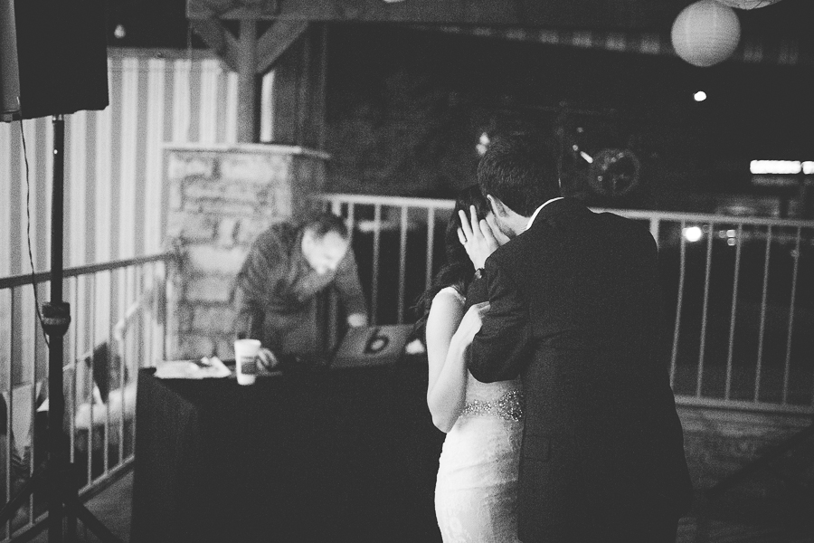 Northwest Arkansas Wedding Photographer in Fayetteville, Creative Southern Wedding Photographers - lissachandler.com