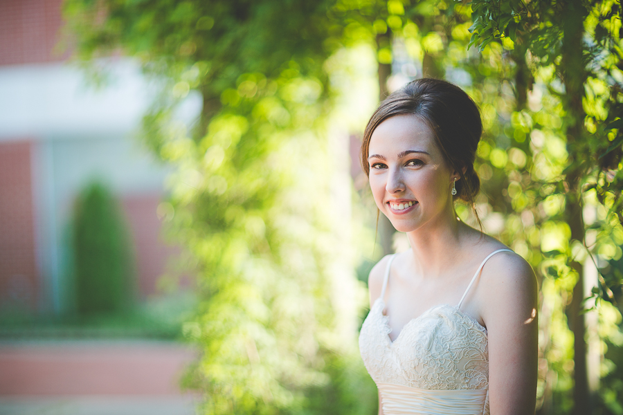 Fayetteville Arkansas Wedding Photographer in Northwest Arkansas - Creative Wedding Photographer Arkansas - lissachandler.com