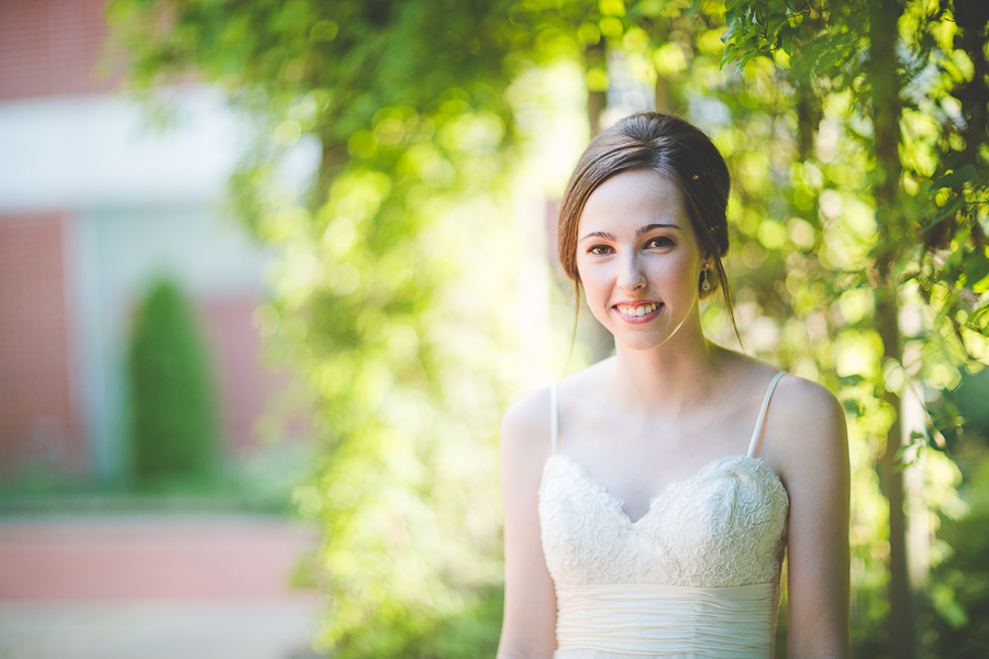 Fayetteville Arkansas Wedding Photographer in Northwest Arkansas - Creative Wedding Photographer Arkansas - lissachandler.com