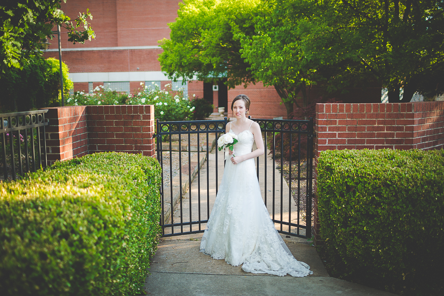 Fayetteville Arkansas Wedding Photographer in Northwest Arkansas - Creative Wedding Photographer Arkansas - lissachandler.com