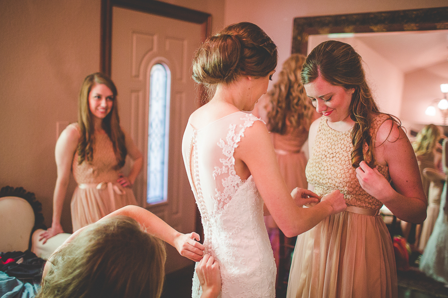 Spring Wedding in Fayetteville, Arkansas - NWA Wedding Photography - lissachandler.com