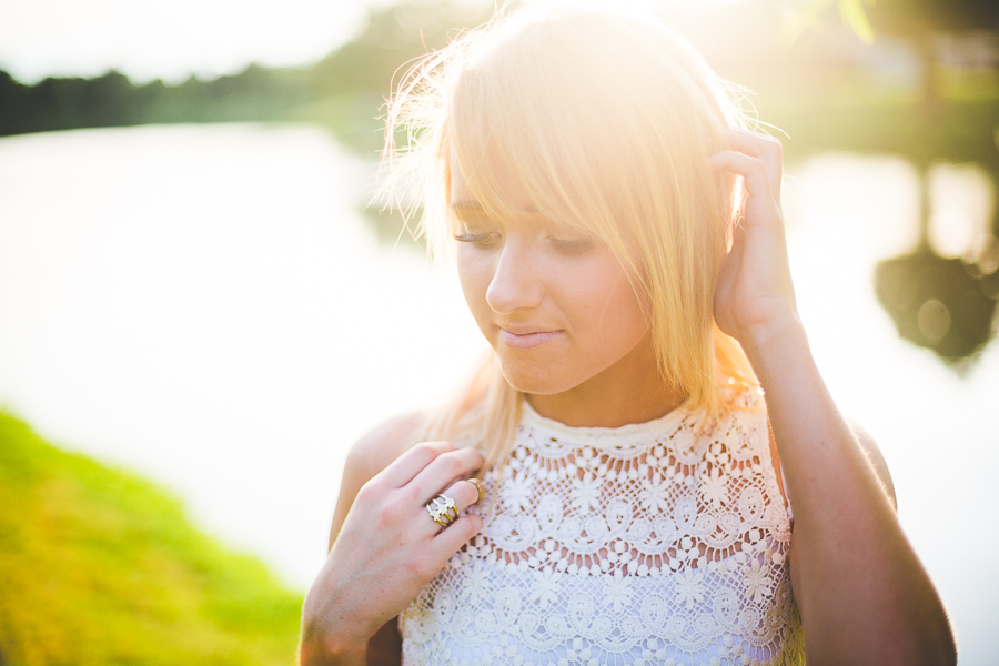 Fayetteville Arkansas Senior Photographer in Northwest Arkansas - Creative Senior Portraits Bentonville - lissachandler.com