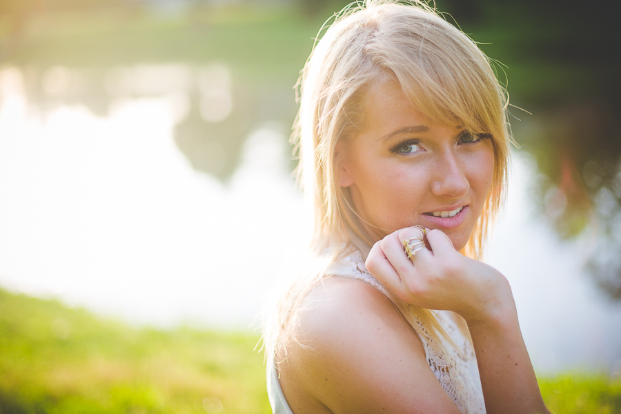 Fayetteville Arkansas Senior Photographer in Northwest Arkansas - Creative Senior Portraits Bentonville - lissachandler.com
