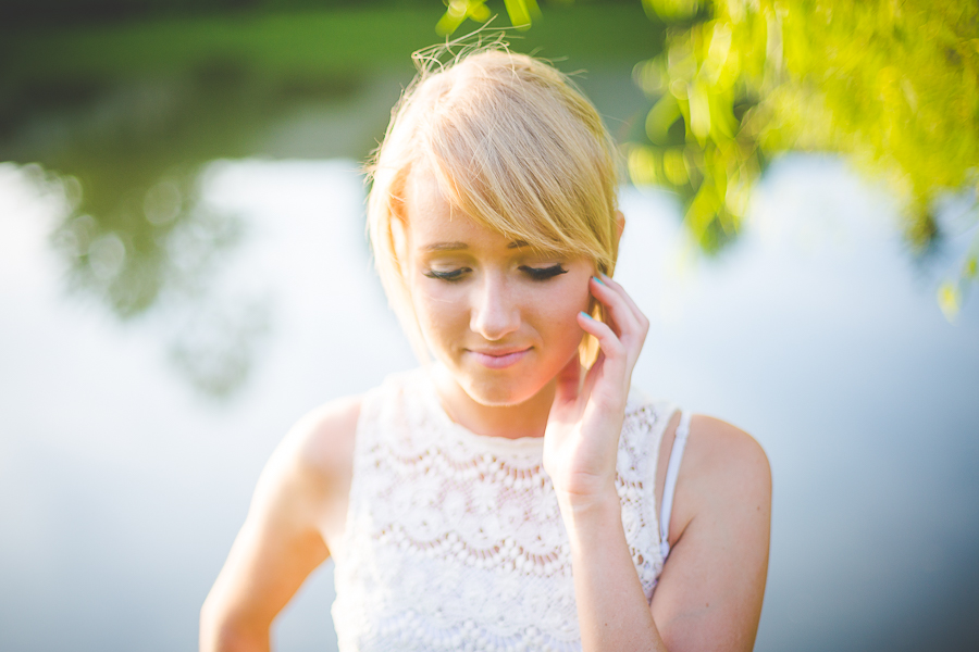 Fayetteville Arkansas Senior Photographer in Northwest Arkansas - Creative Senior Portraits Bentonville - lissachandler.com