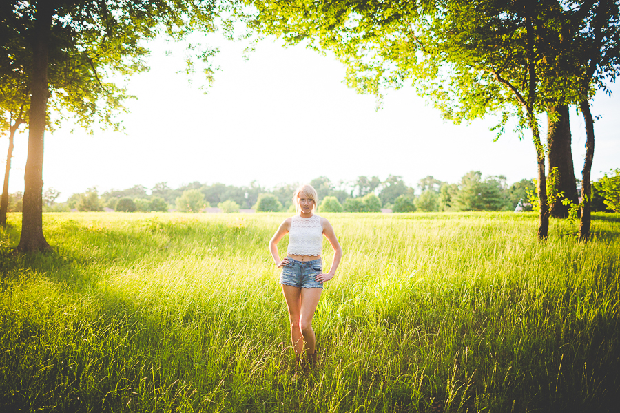 Fayetteville Arkansas Senior Photographer in Northwest Arkansas - Creative Senior Portraits Bentonville - lissachandler.com