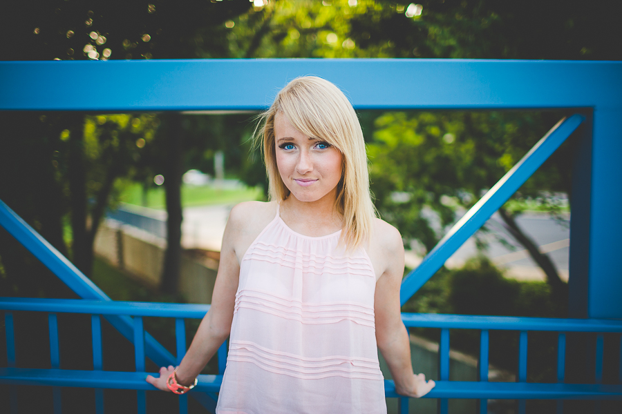 Fayetteville Arkansas Senior Photographer in Northwest Arkansas - Creative Senior Portraits Bentonville - lissachandler.com