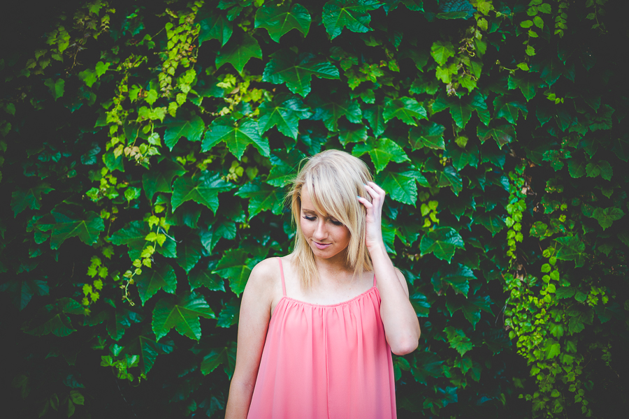 Fayetteville Arkansas Senior Photographer in Northwest Arkansas - Creative Senior Portraits Bentonville - lissachandler.com