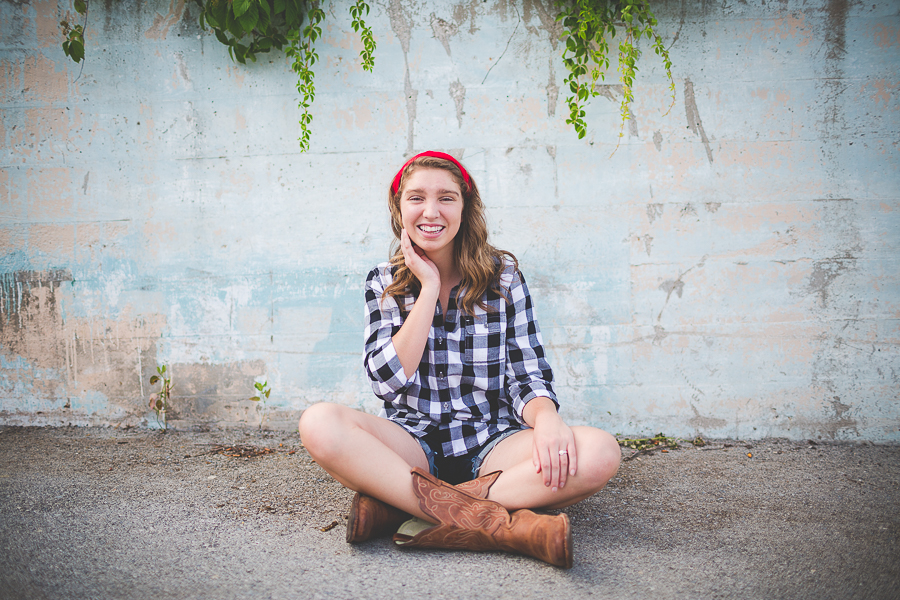 Lindsey - Northwest Arkansas Senior Photographer in Fayetteville Ar - lissachandler.com -7 NWA Senior Portrait Photographer in Fayetteville Arkansas - lissachander.com