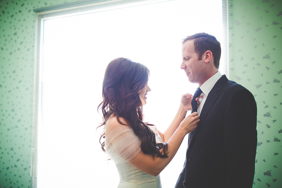 Fayetteville Arkansas Wedding Photographer in NWA - Wedding at 21c Bentonville - lissachandler.com