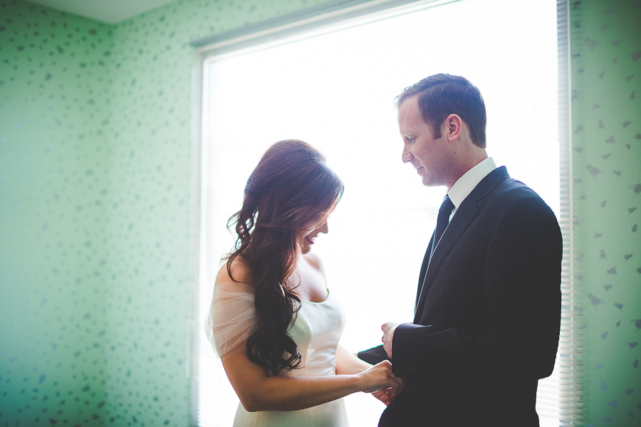 Fayetteville Arkansas Wedding Photographer in NWA - Wedding at 21c Bentonville - lissachandler.com