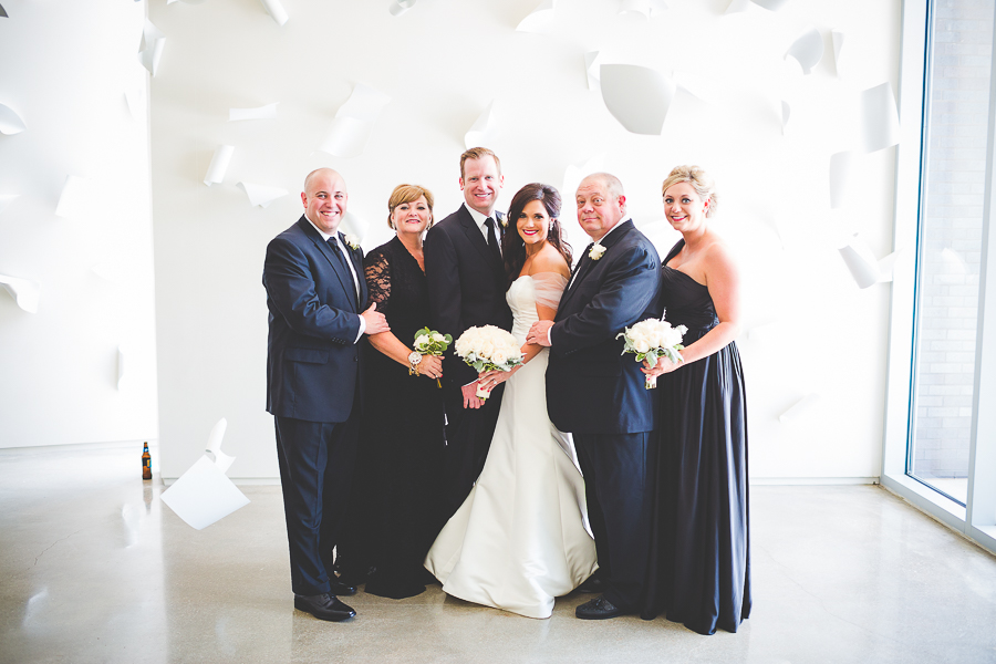 Fayetteville Arkansas Wedding Photographer in NWA - Wedding at 21c Bentonville - lissachandler.com