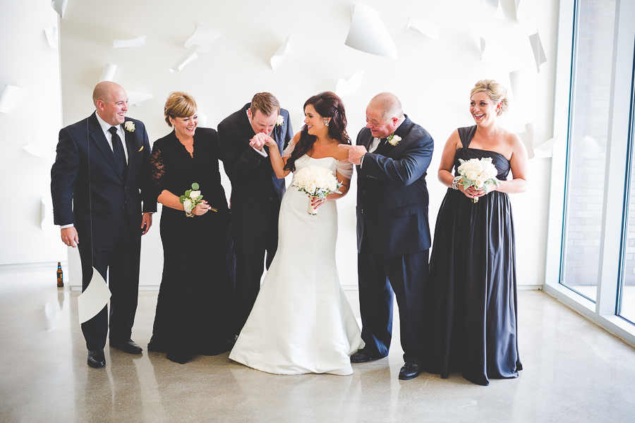 Fayetteville Arkansas Wedding Photographer in NWA - Wedding at 21c Bentonville - lissachandler.com