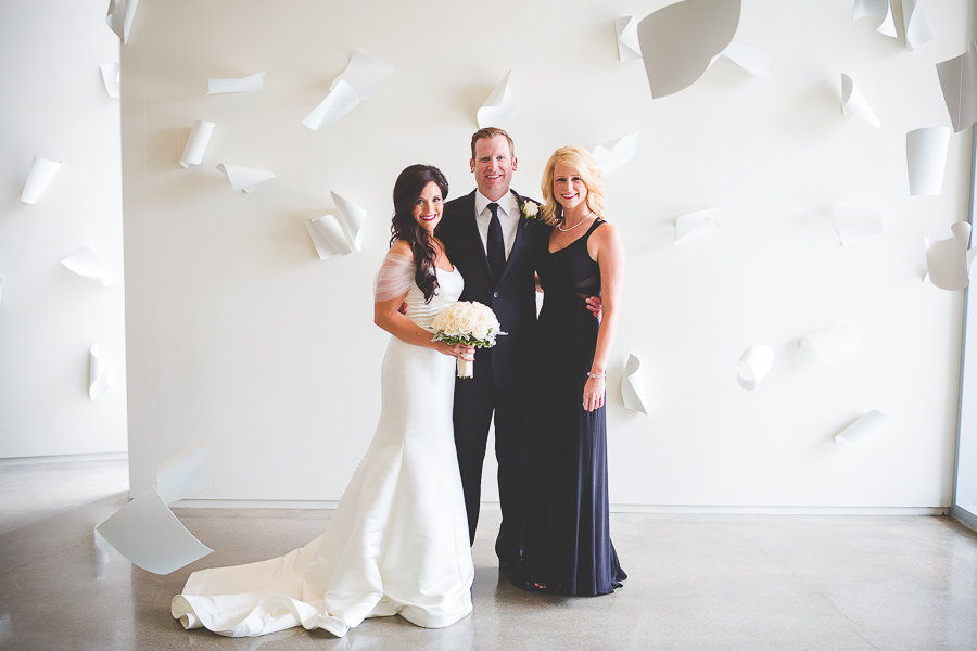 Fayetteville Arkansas Wedding Photographer in NWA - Wedding at 21c Bentonville - lissachandler.com