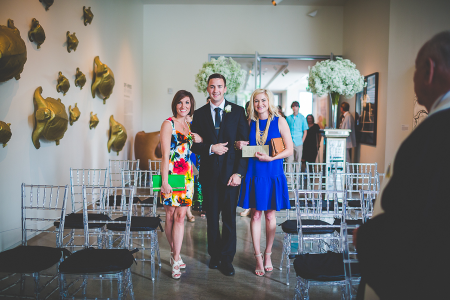 Fayetteville Arkansas Wedding Photographer in NWA - Wedding at 21c Bentonville - lissachandler.com