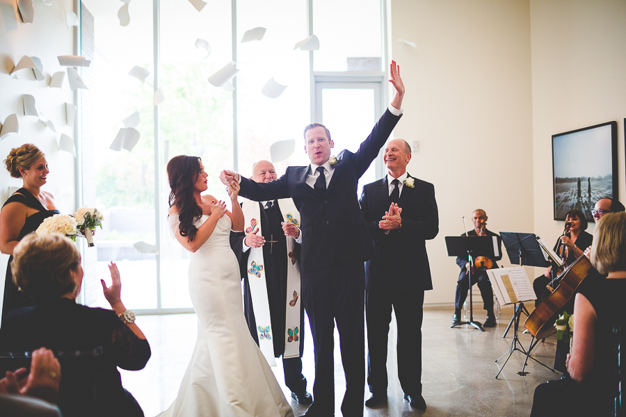 Fayetteville Arkansas Wedding Photographer in NWA - Wedding at 21c Bentonville - lissachandler.com