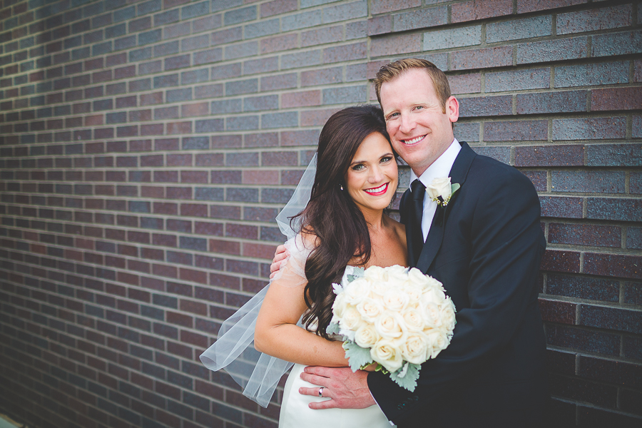 Fayetteville Arkansas Wedding Photographer in NWA - Wedding at 21c Bentonville - lissachandler.com