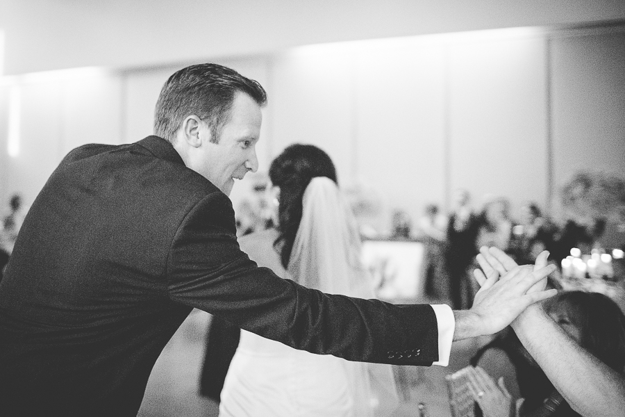 Fayetteville Arkansas Wedding Photographer in NWA - Wedding at 21c Bentonville - lissachandler.com