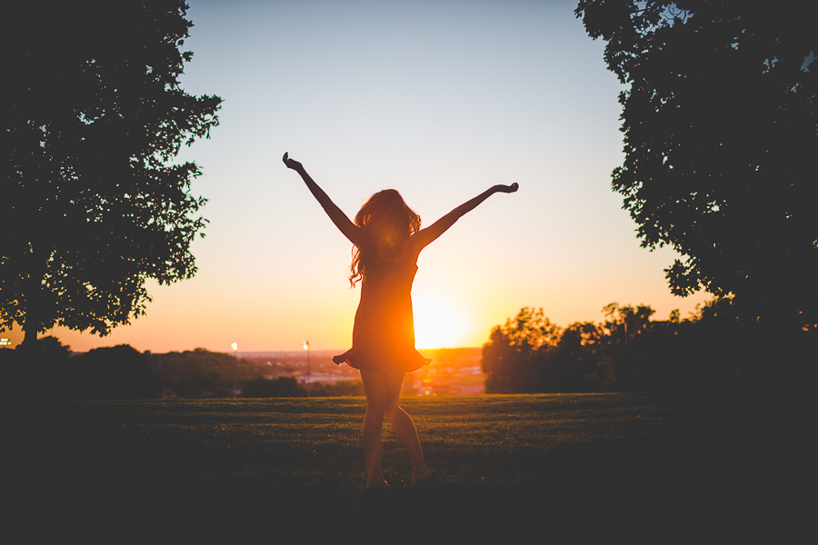 Bentonville Arkansas Senior Photographer in Kansas City Missouri - Senior Portraits in Downtown KC - lissachandler.com