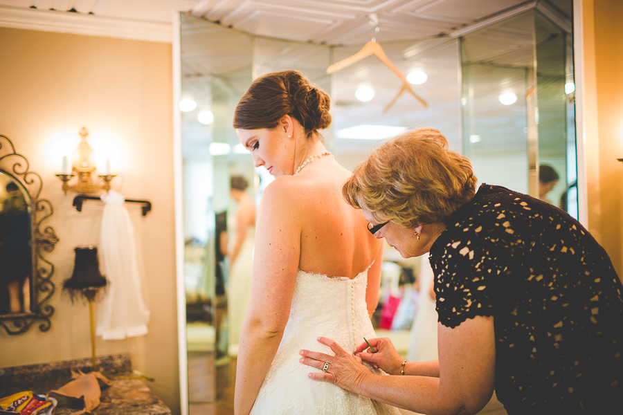 Bentonville Arkansas Wedding Photographer - Unique Wedding Photographer NWA - lissachandler.com