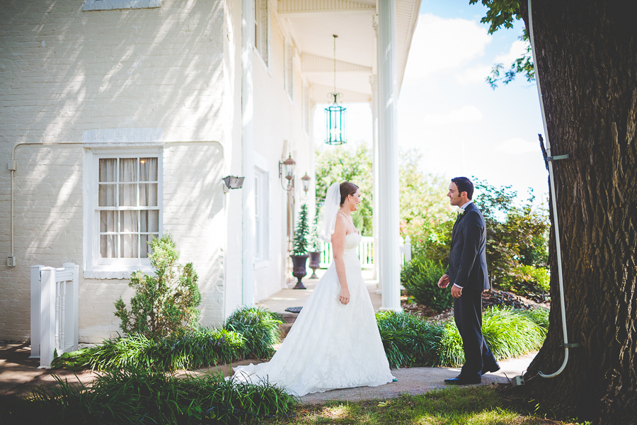 Bentonville Arkansas Wedding Photographer - Unique Wedding Photographer NWA - lissachandler.com