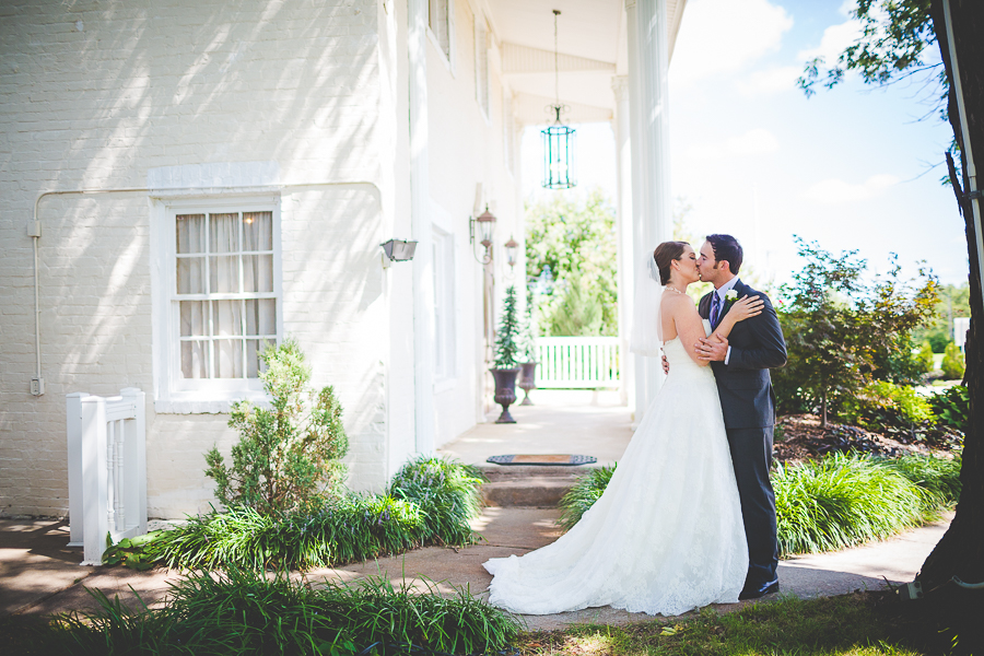 Bentonville Arkansas Wedding Photographer - Unique Wedding Photographer NWA - lissachandler.com