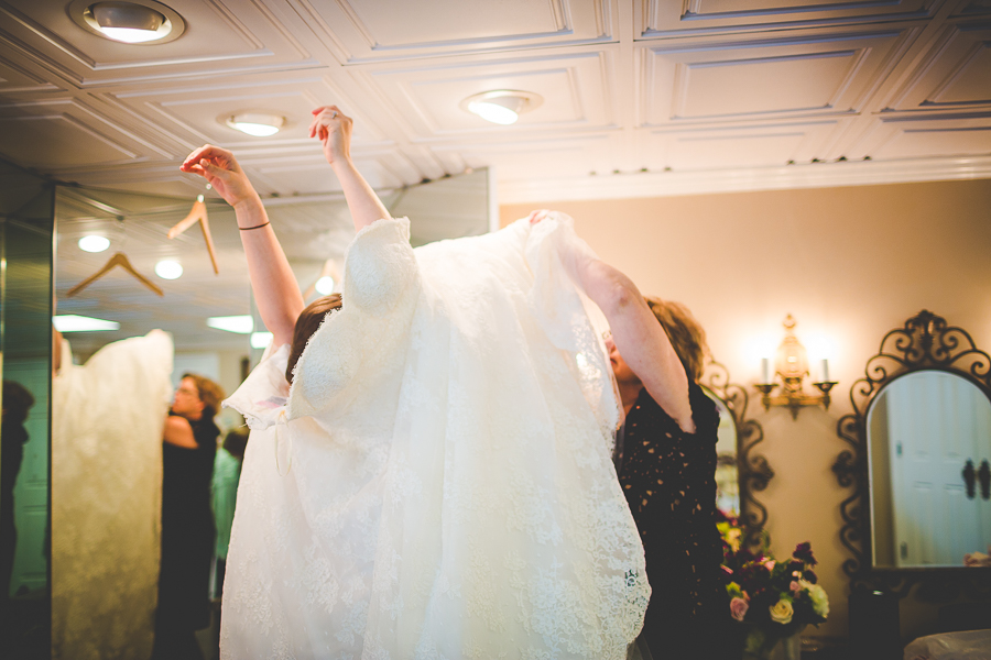 Bentonville Arkansas Wedding Photographer - Unique Wedding Photographer NWA - lissachandler.com