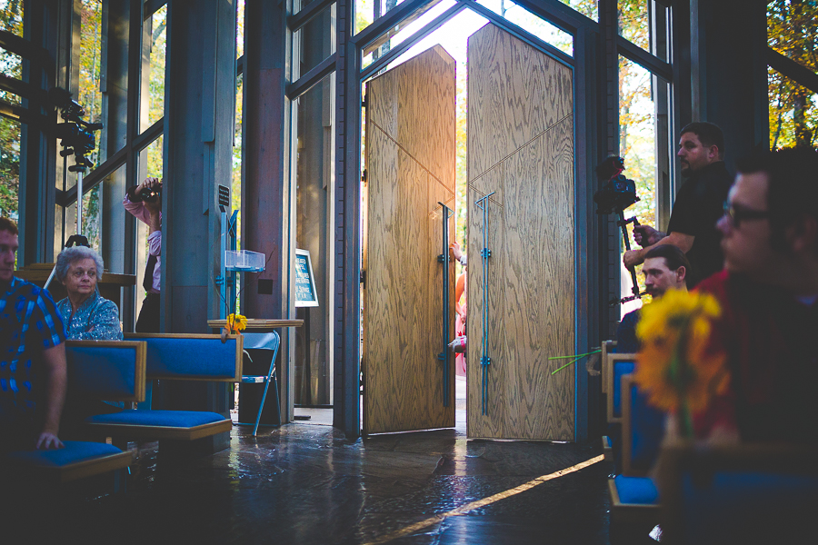 Bentonville Wedding Photographer, Wedding at Thorncrown Chapel, lissachandler.com