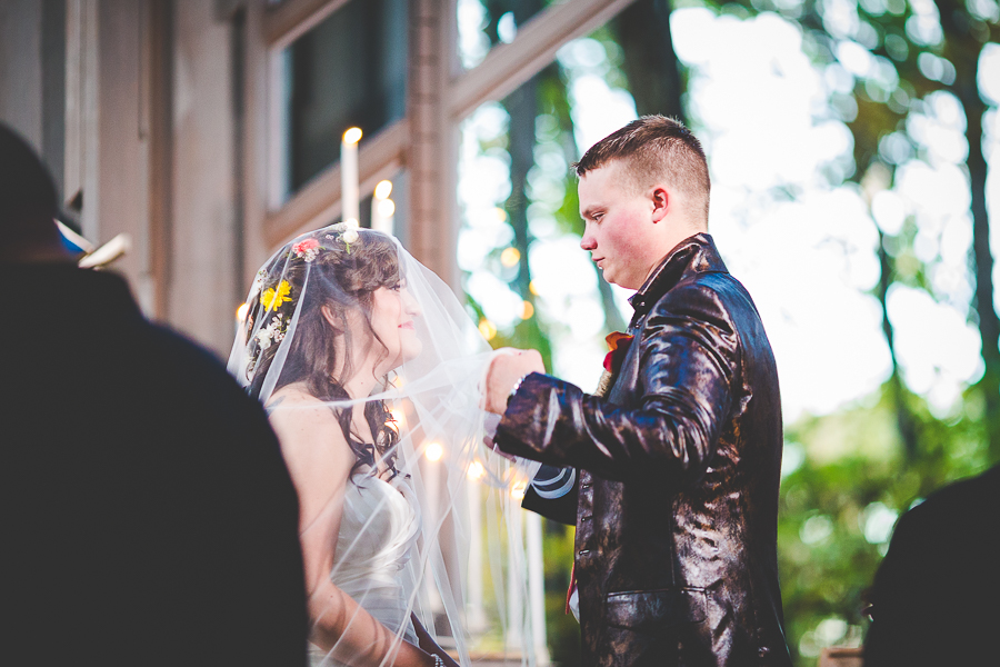 Bentonville Wedding Photographer, Wedding at Thorncrown Chapel, lissachandler.com