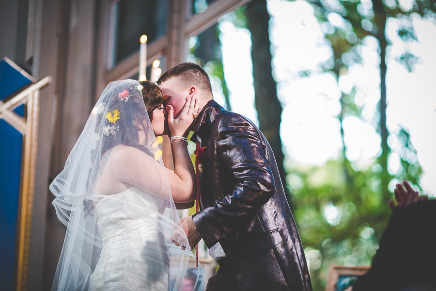 Bentonville Wedding Photographer, Wedding at Thorncrown Chapel, lissachandler.com