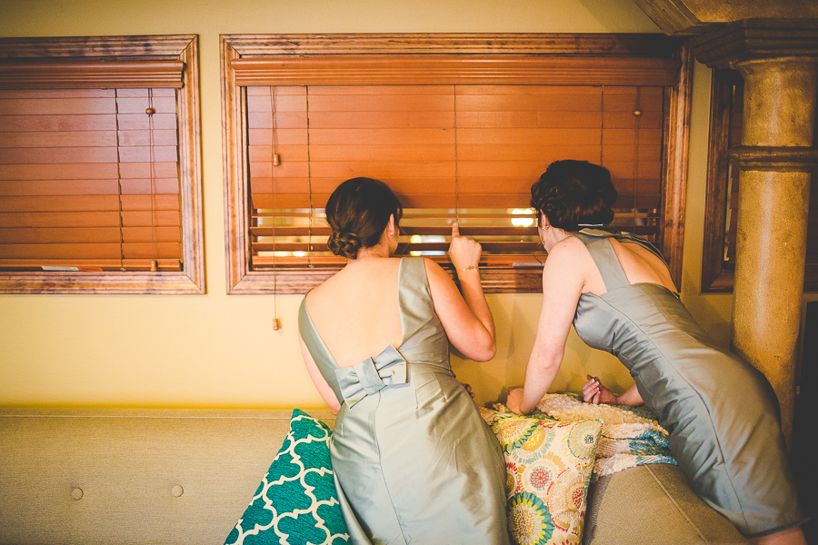 Northwest Arkansas Wedding Photographer - Celeste and Lucas at the Grand 117 in Rogers - lissachandler.com -14 funny bridesmaids, bridesmaids before wedding, lissachandler.com