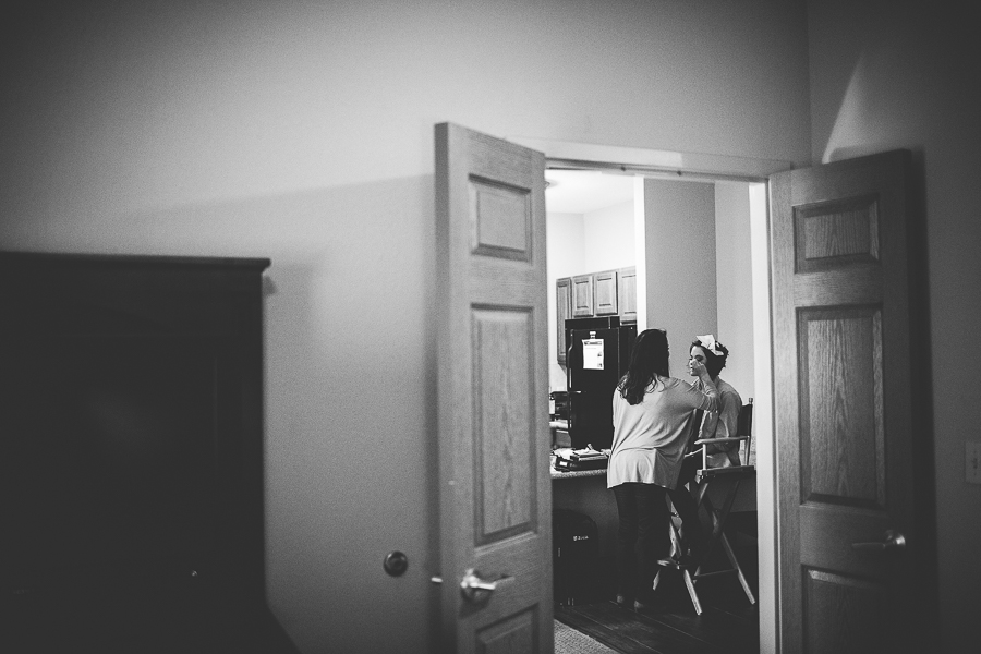 Northwest Arkansas Wedding Photographer - Celeste and Lucas at the Grand 117 in Rogers - lissachandler.com -2 getting ready wedding photographs in a note, wedding in rogers ar, lissachandler.com