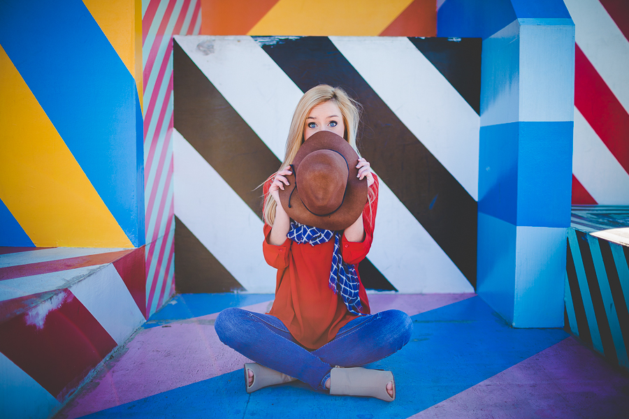 Winter Senior Pictures without Snow, Senior Photographs with Props, Arkansas Photographer, lissachandler.com