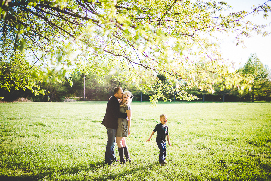 Fayetteville AR Family Photographer, Spring Family Portraits, lissachandler.com
