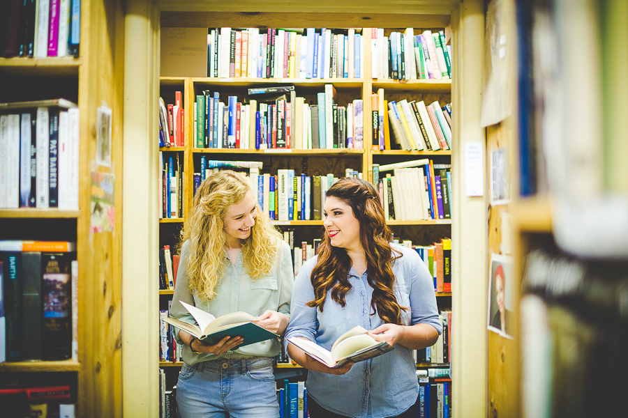 Fayetteville Senior Photographer, Senior Portraits in Bookstore, lissachandler.com