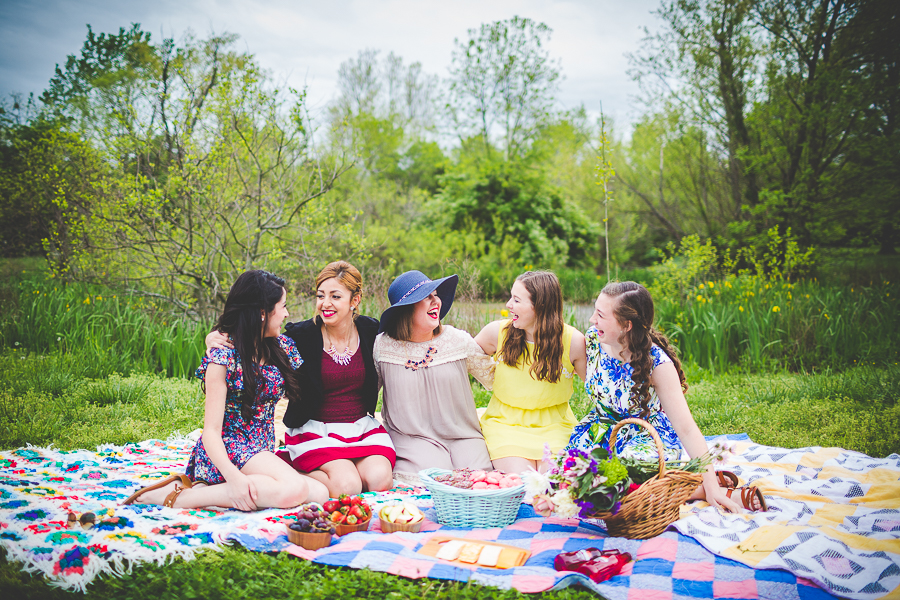 NWA Senior Photographer, Picnic Themed Senior Shoot, lissachandler.com