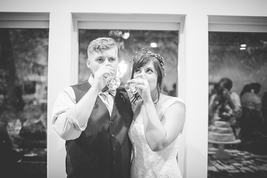 Fayetteville AR Wedding Photographer, Unique Arkansas Wedding Venue, lissachandler.com