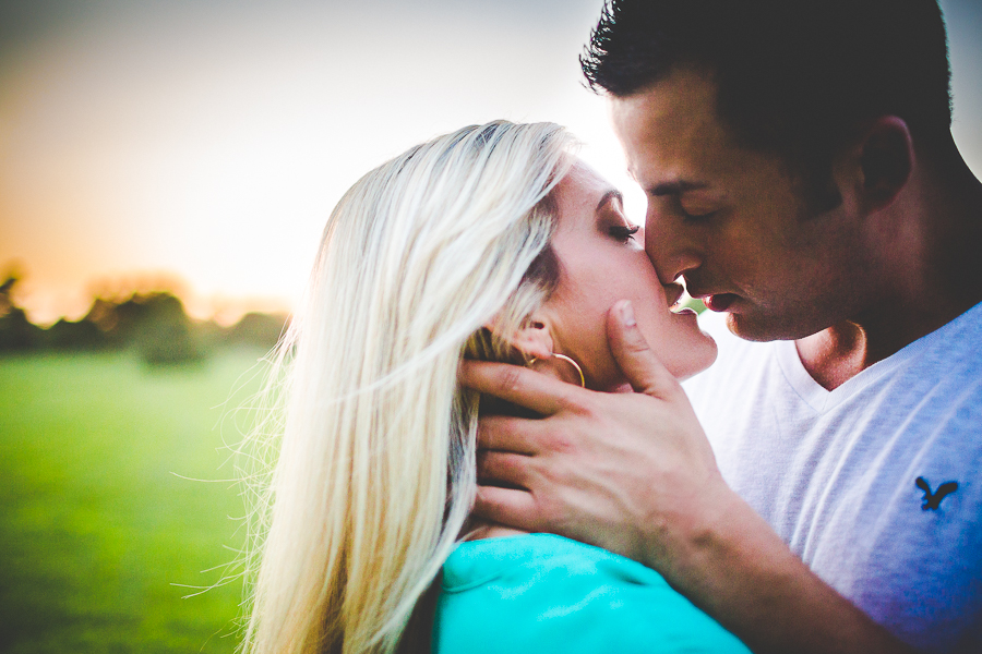 Engagement Photogaphy in NWA - Katie and Drew - lissachandler.com -13 Engagement Photographer in Fayetteville, AR Wedding Photographer, lissachandler.com