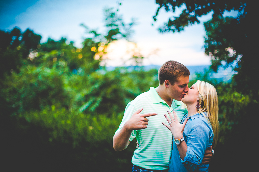 Wedding Photographer in Fayetteville, lissachandler.com