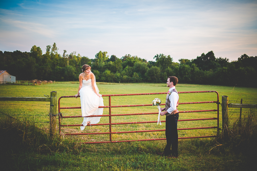 Simple and Cute Arkansas Wedding in September