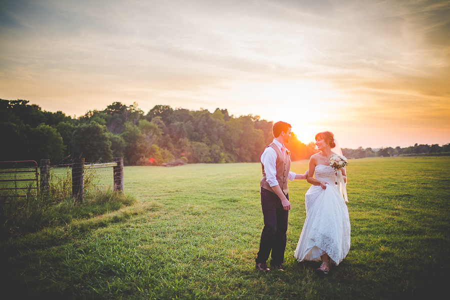 Simple and Cute Arkansas Wedding in September